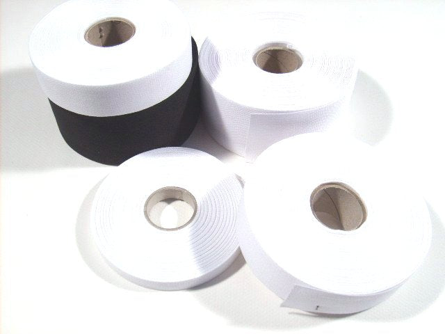 Smooth ribbon in pure cotton.