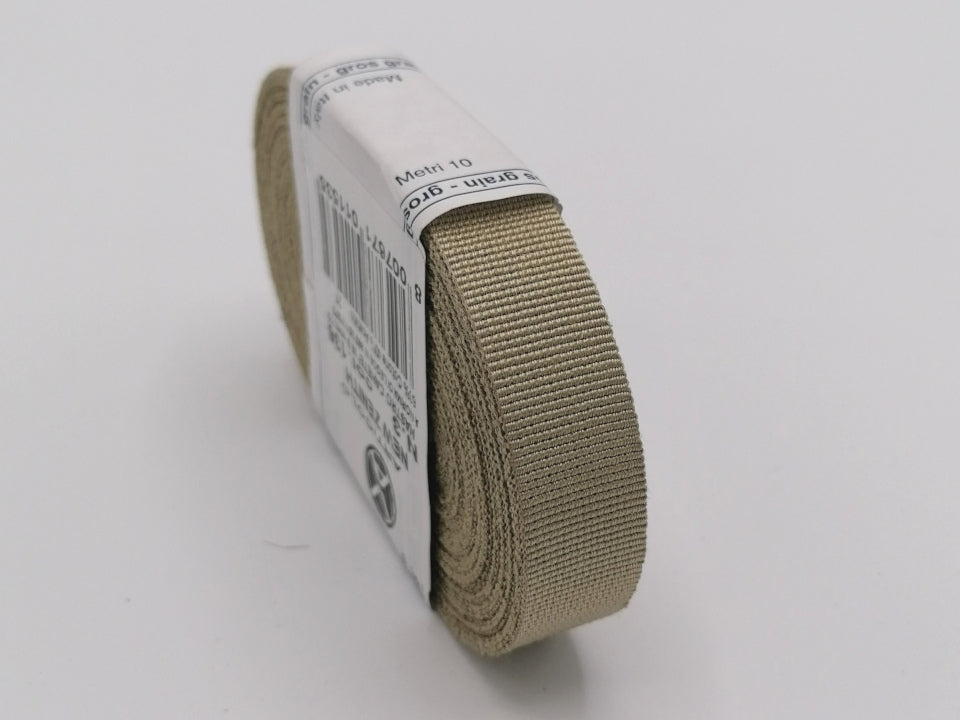 Grosgrain ribbons